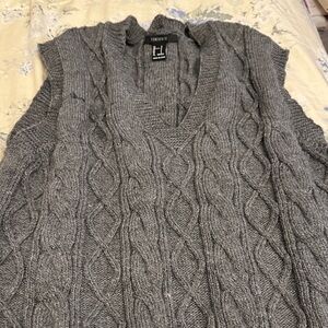 Forever 21 Gray Cable Knit V-Neck Sweater